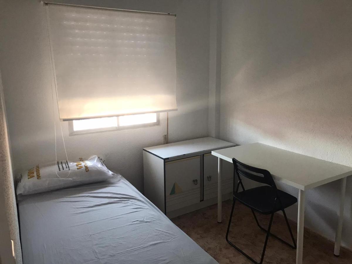 4 Dorm Cerca De Playa Y Centro Ciudad Lägenhet Málaga Exteriör bild